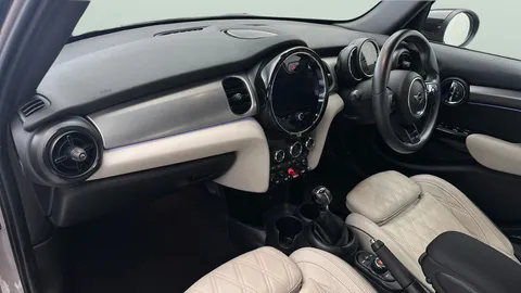 Thumbnail image for the Mini Hatch 1.5 Cooper Exclusive