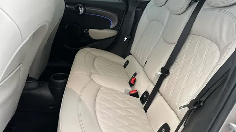 Thumbnail image for the Mini Hatch 1.5 Cooper Exclusive