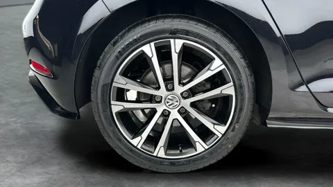 Thumbnail image for the Volkswagen Golf 1.5 TSI EVO R-Line Edition