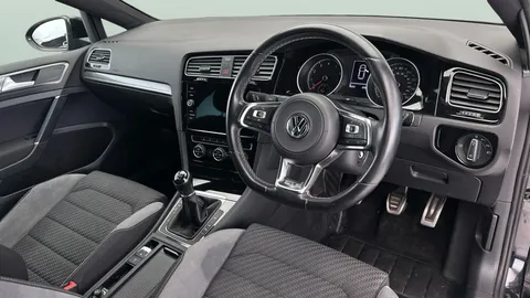 Thumbnail image for the Volkswagen Golf 1.5 TSI EVO R-Line Edition