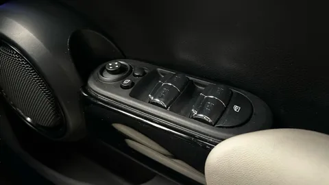 Thumbnail image for the Mini Hatch 1.5 Cooper Exclusive
