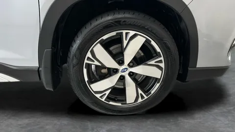 Thumbnail image for the Subaru Forester 2.0 i e-Boxer XE Premium    Lineartronic 4WD