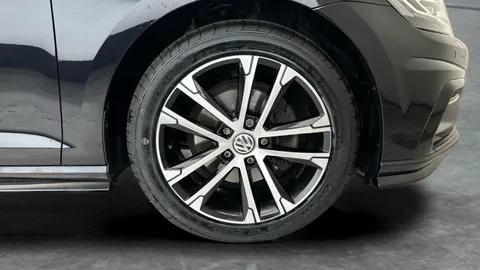 Thumbnail image for the Volkswagen Golf 1.5 TSI EVO R-Line Edition