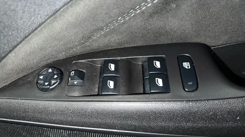 Thumbnail image for the Vauxhall Crossland 1.2 Turbo Ultimate Nav