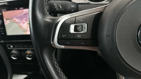Thumbnail image for the Volkswagen Golf 1.5 TSI EVO R-Line Edition