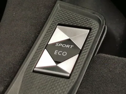 Thumbnail image for the Ds Automobiles Ds 7 Crossback 1.6 PureTech Performance Line Crossback  EAT8