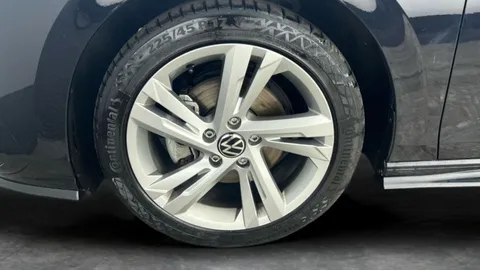 Thumbnail image for the Volkswagen Golf 1.5 eTSI MHEV R-Line    DSG