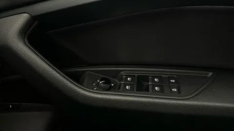 Thumbnail image for the Audi E-Tron 50 Technik   quattro 71.2kWh