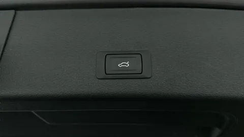 Thumbnail image for the Audi E-Tron 50 Technik   quattro 71.2kWh