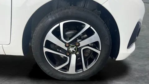 Thumbnail image for the Peugeot 108 1.0 Collection Top!