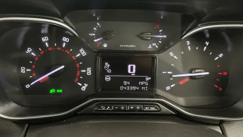 Thumbnail image for the Citroën C3 Aircross 1.2 PureTech Shine Plus