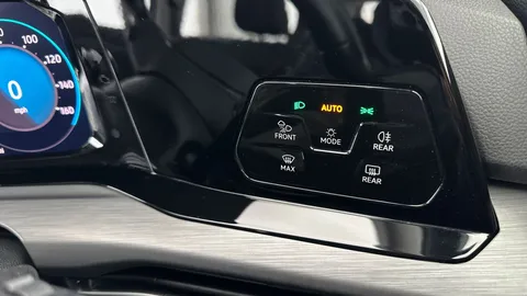 Thumbnail image for the Volkswagen Golf 2.0 TDI Style   DSG