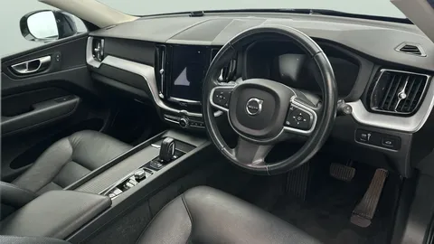 Thumbnail image for the Volvo XC60 2.0 B5 MHEV Momentum