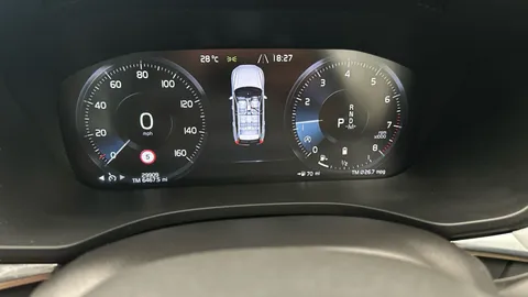 Thumbnail image for the Volvo XC60 2.0 B5 MHEV Momentum
