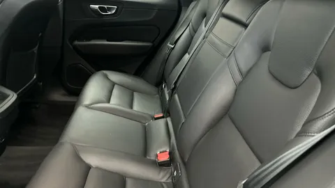 Thumbnail image for the Volvo XC60 2.0 B5 MHEV Momentum