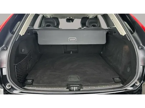 Thumbnail image for the Volvo XC60 2.0 B5 MHEV Momentum