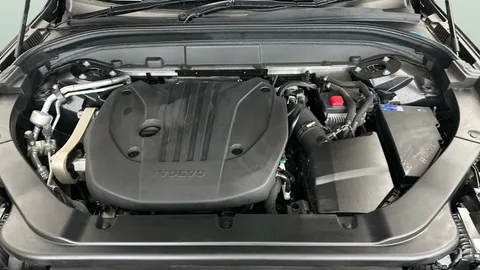 Thumbnail image for the Volvo XC60 2.0 B5 MHEV Momentum
