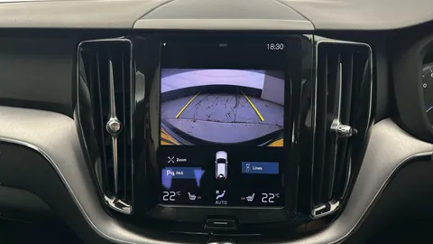 Thumbnail image for the Volvo XC60 2.0 B5 MHEV Momentum