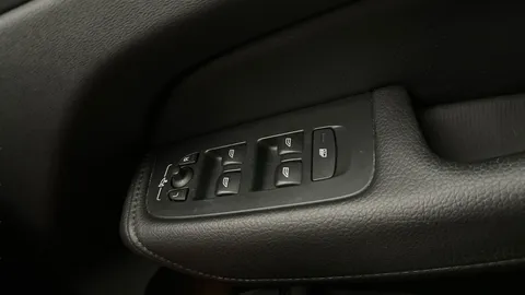Thumbnail image for the Volvo XC60 2.0 B5 MHEV Momentum