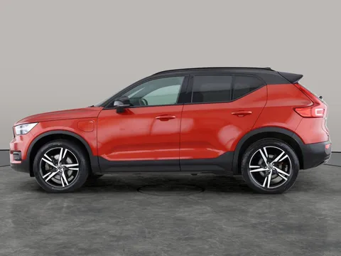 Thumbnail image for the Volvo XC40 1.5h T5 Twin Engine Recharge 10.7kWh R-Design   Plug-in