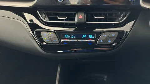 Thumbnail image for the Toyota C-HR 1.8 VVT-h GPF Icon    CVT