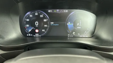 Thumbnail image for the Volvo XC40 1.5h T5 Twin Engine Recharge 10.7kWh R-Design   Plug-in