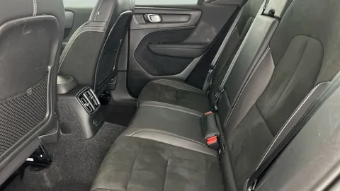 Thumbnail image for the Volvo XC40 1.5h T5 Twin Engine Recharge 10.7kWh R-Design   Plug-in