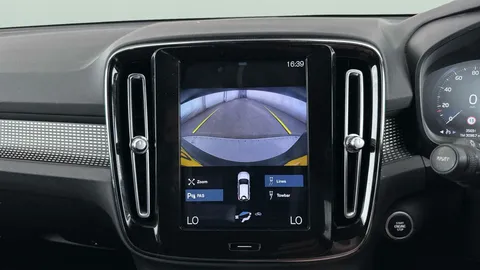 Thumbnail image for the Volvo XC40 1.5h T5 Twin Engine Recharge 10.7kWh R-Design   Plug-in