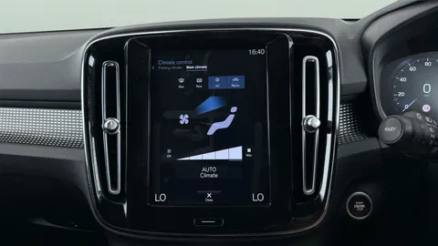 Thumbnail image for the Volvo XC40 1.5h T5 Twin Engine Recharge 10.7kWh R-Design   Plug-in