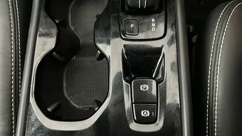 Thumbnail image for the Volvo XC40 1.5h T5 Twin Engine Recharge 10.7kWh R-Design   Plug-in