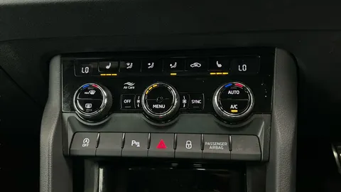 Thumbnail image for the Škoda Karoq 1.5 TSI ACT SportLine   DSG
