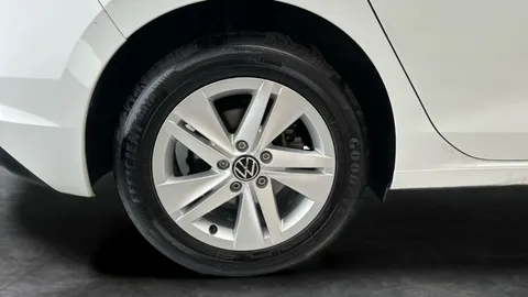 Thumbnail image for the Volkswagen Golf 1.5 TSI Life