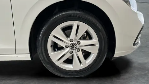Thumbnail image for the Volkswagen Golf 1.5 TSI Life