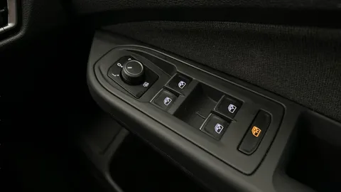 Thumbnail image for the Volkswagen Golf 1.5 TSI Life