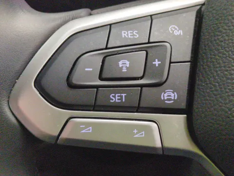 Thumbnail image for the Volkswagen Golf 1.5 TSI Life