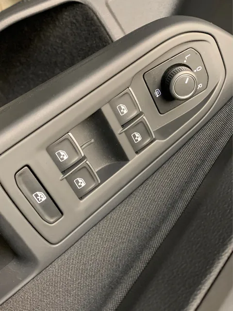 Thumbnail image for the Volkswagen Golf 1.5 TSI Life