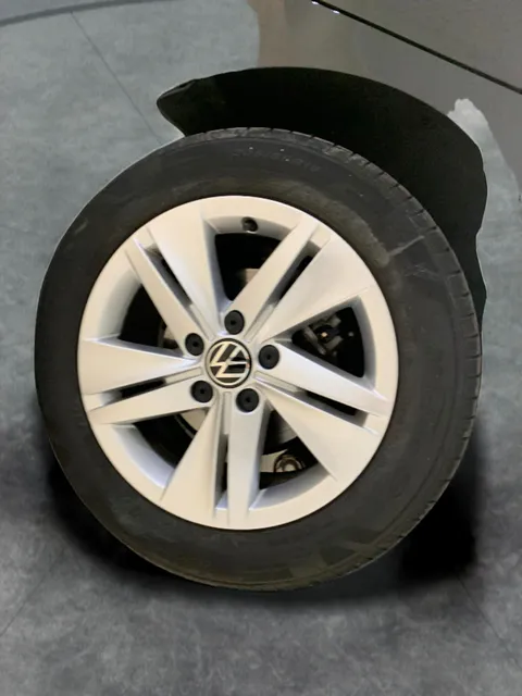 Thumbnail image for the Volkswagen Golf 1.5 TSI Life