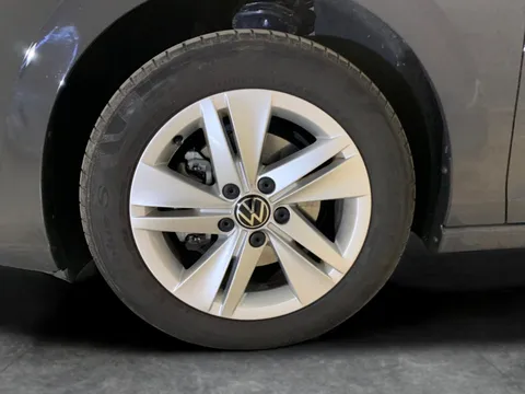 Thumbnail image for the Volkswagen Golf 1.5 TSI Life