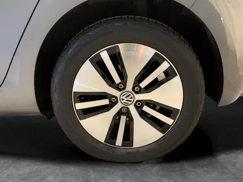 Thumbnail image for the Volkswagen E-Golf 35.8kWh e-Golf