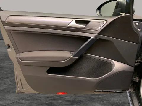 Thumbnail image for the Volkswagen E-Golf 35.8kWh e-Golf