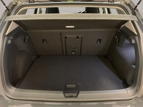Thumbnail image for the Volkswagen Golf 1.5 TSI Life