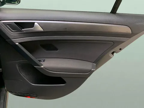 Thumbnail image for the Volkswagen E-Golf 35.8kWh e-Golf
