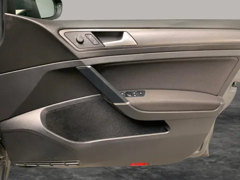 Thumbnail image for the Volkswagen E-Golf 35.8kWh e-Golf