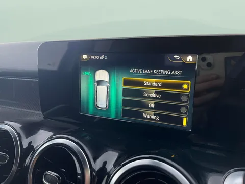 Thumbnail image for the Mercedes-Benz Glb 2.0 GLB220d AMG Line   8G-DCT 4MATIC