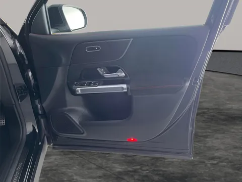 Thumbnail image for the Mercedes-Benz Glb 2.0 GLB220d AMG Line   8G-DCT 4MATIC