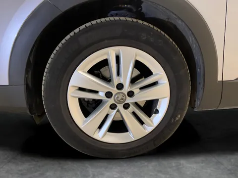 Thumbnail image for the Vauxhall Grandland X 1.2 Turbo SE Premium