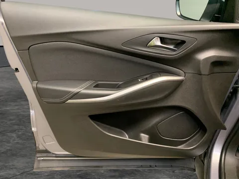 Thumbnail image for the Vauxhall Grandland X 1.2 Turbo SE Premium