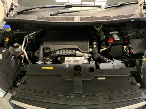 Thumbnail image for the Vauxhall Grandland X 1.2 Turbo SE Premium
