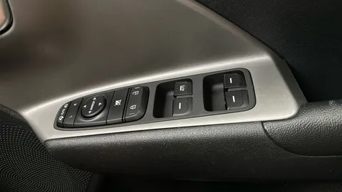 Thumbnail image for the Kia Niro 39kWh 2