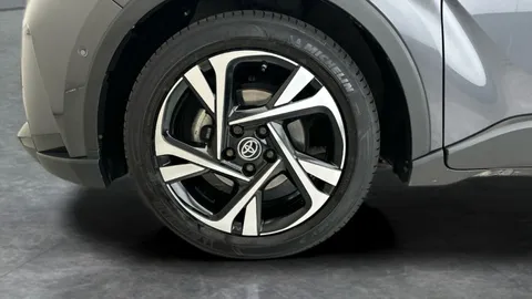 Thumbnail image for the Toyota C-HR 1.8 VVT-h GPF Design    CVT